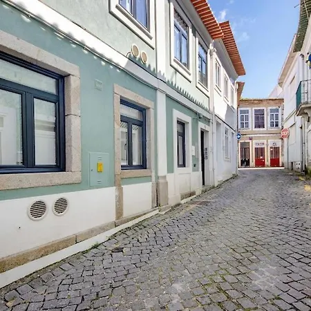 Spacious In Center In Lively Area Apartman
